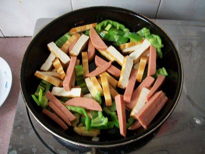 辣椒炒豆干步骤5