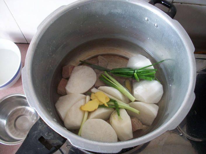 清炖萝卜牛肉步骤5