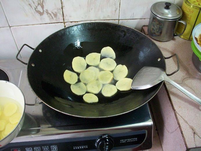土豆炒肉步骤2