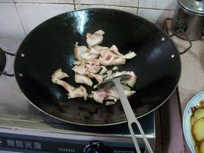 土豆炒肉步骤4
