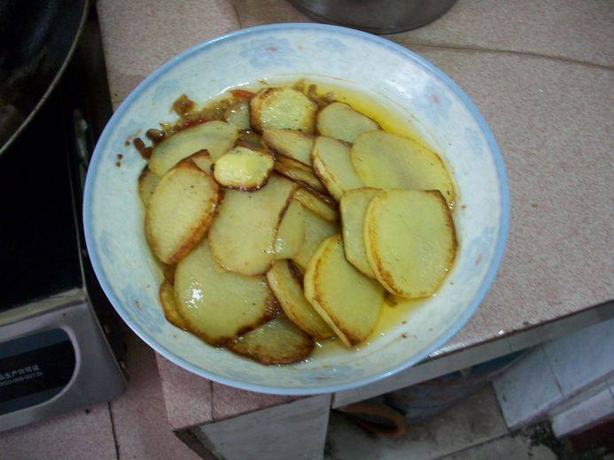 土豆炒肉步骤3