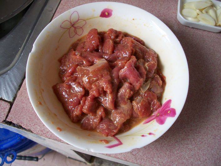 豌豆荚炒牛肉步骤3