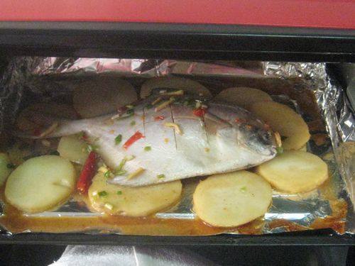土豆烤鲳鱼步骤10