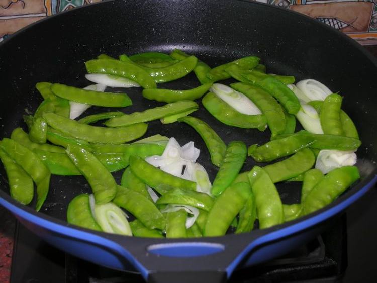 牛肉炒荷兰豆步骤4
