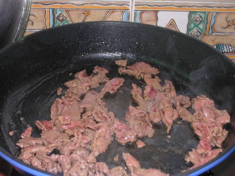 牛肉炒荷兰豆步骤6