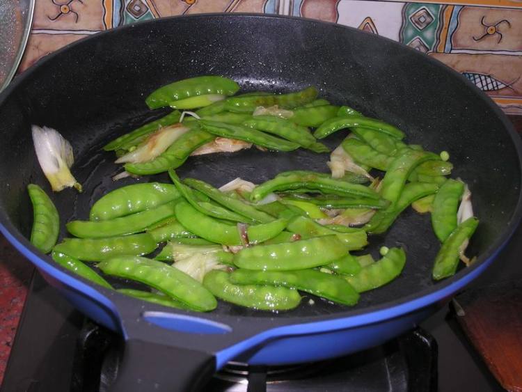 牛肉炒荷兰豆步骤5