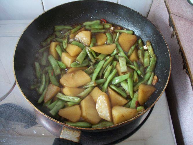 土豆烧四季豆步骤8