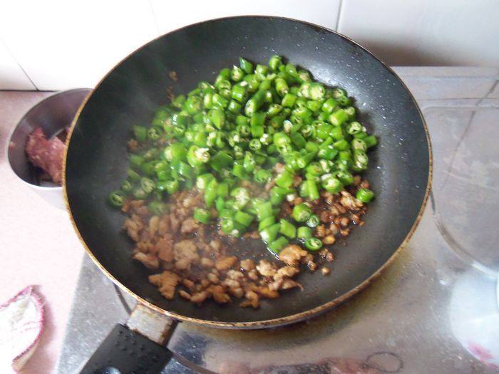辣椒肉末步骤5