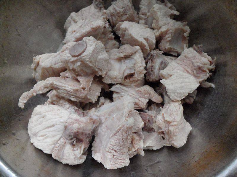 土豆排骨炖粉条儿步骤4