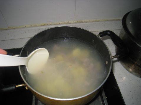 土豆紫菜肉片汤步骤3
