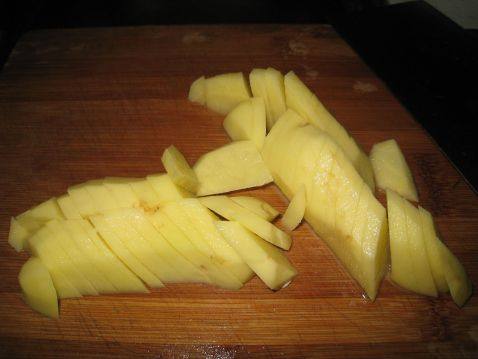 土豆紫菜肉片汤步骤2