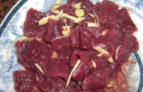 木瓜炒牛肉步骤2