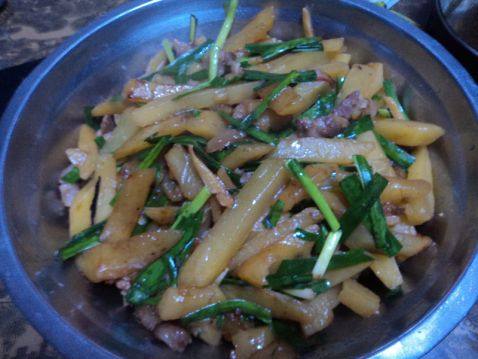 土豆条炒肉步骤8