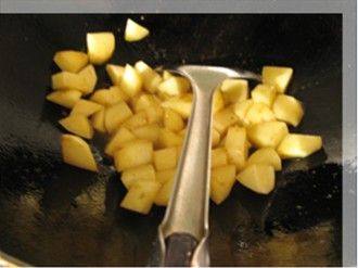蚝油土豆焖五花肉步骤2