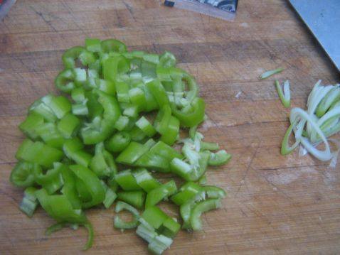 辣椒炒豆腐步骤1