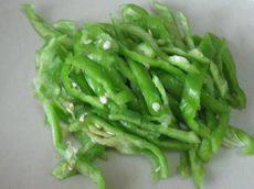 油豆腐炒辣椒步骤1