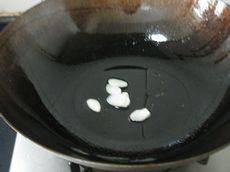 油豆腐炒辣椒步骤4