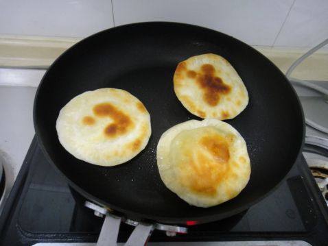 茴香菜盒子步骤9