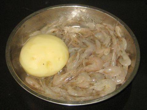 土豆丝白虾汤步骤1