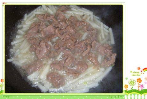白萝卜炒牛肉步骤8