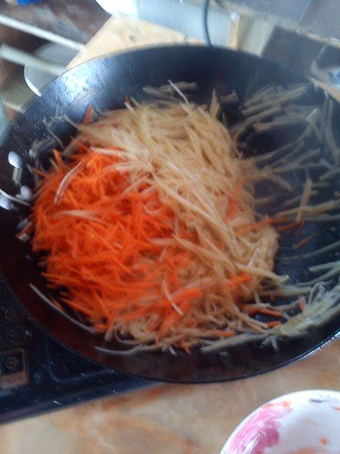 芝士胡萝卜土豆丝步骤5