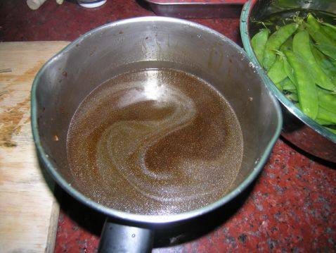 土豆炖红薯粉条步骤2