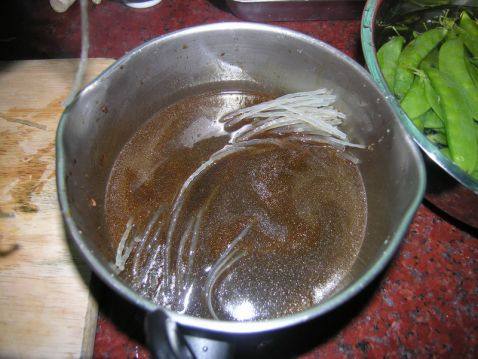 土豆炖红薯粉条步骤3