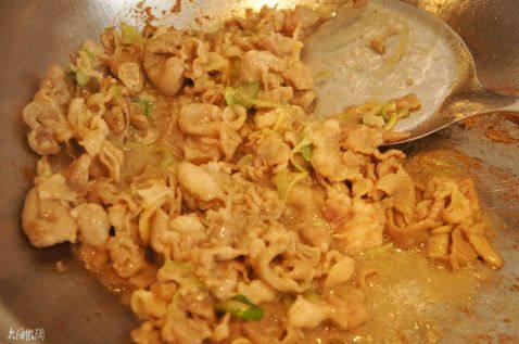 酸菜炒羊肉步骤4