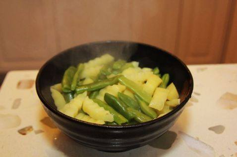 四季豆焖土豆步骤7
