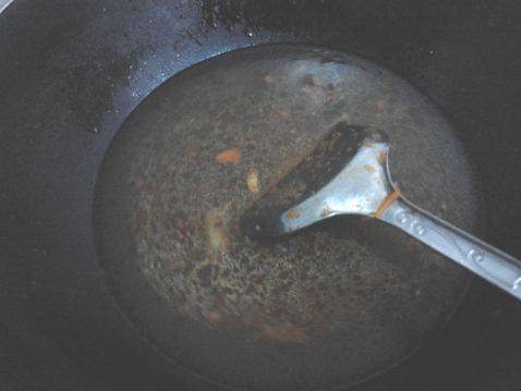 白萝卜煮草鱼步骤2