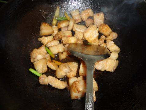 五花肉闷土豆步骤6