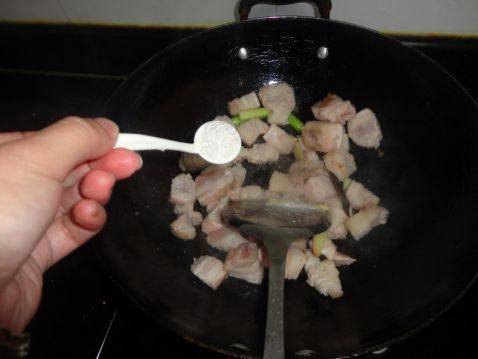 五花肉闷土豆步骤5