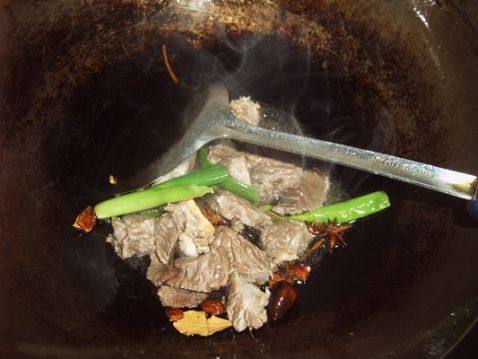 笋子烧牛肉步骤2