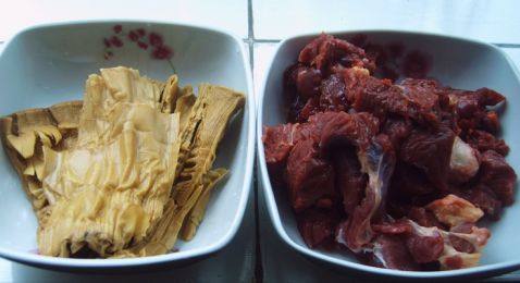 笋子烧牛肉步骤1