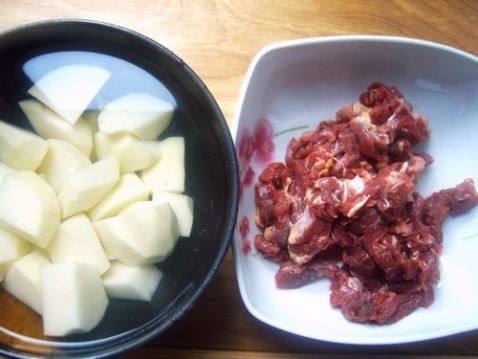 粉蒸牛肉步骤2