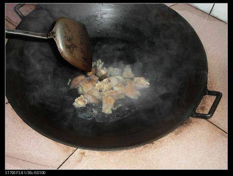 腊猪脚煲步骤1