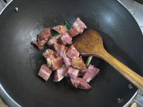 牛腩土豆胡萝卜步骤4