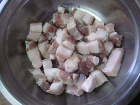 土豆胡萝卜炖肉步骤1