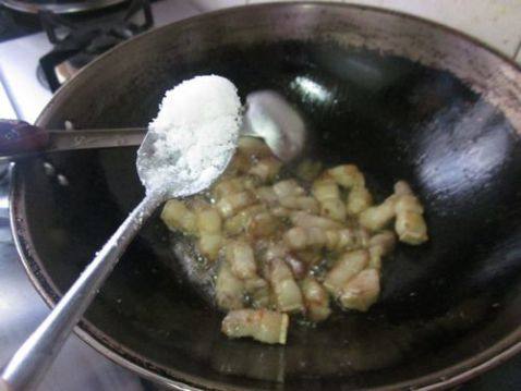 土豆胡萝卜炖肉步骤6