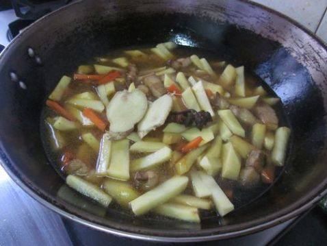 土豆胡萝卜炖肉步骤11