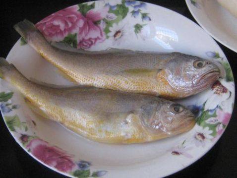 萝卜丝小黄鱼汤步骤3