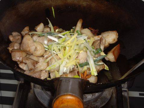 红烧肉土豆步骤5