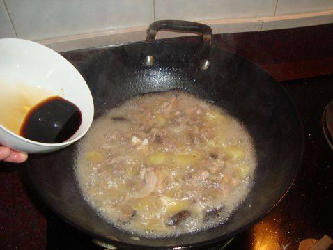 土豆烧鸡腿肉步骤5