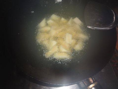 甜辣土豆排骨步骤2