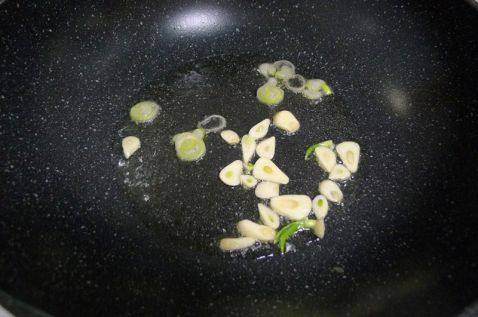 土豆炖扁豆步骤3