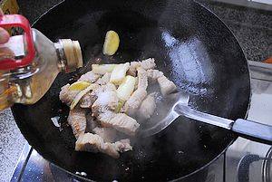 五花肉炖粉丝步骤11