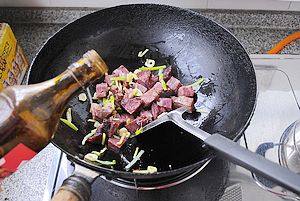 牛肉焖粉皮步骤5