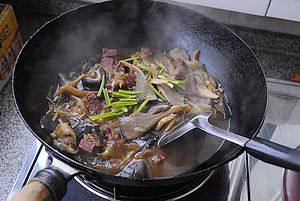 牛肉焖粉皮步骤10