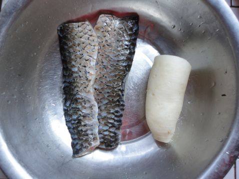 咕噜鱼肉萝卜步骤1