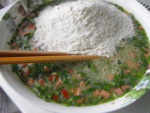 火腿鸡蛋蔬菜饼步骤2